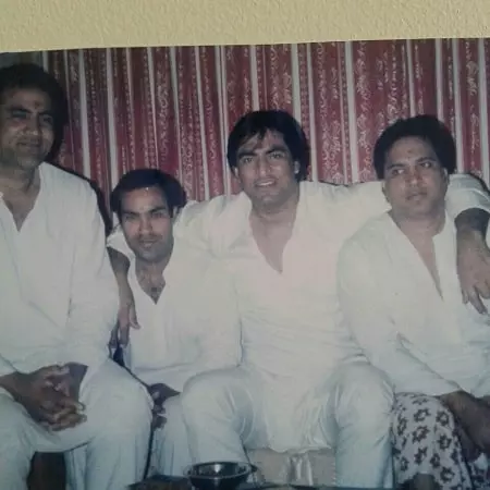 praveen kumar sobti with his brothers