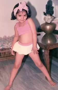 shikha talsania childhood picture
