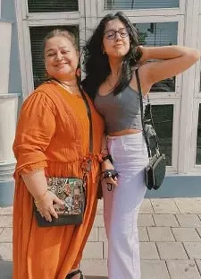 supriya shukla with her daughter damia shukla