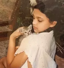 swara bhasker childhood picture