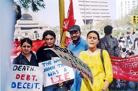 swara bhasker protesting during her college days at jnu