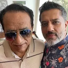 vevek paul with his father jagmohan paul