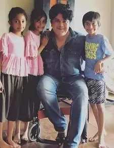 sajid khan with his nephew and nieces