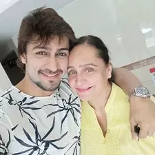 shalin bhanot with his mother sunita bhanot