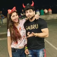 shiv thakare with his girlfriend veena jagtap
