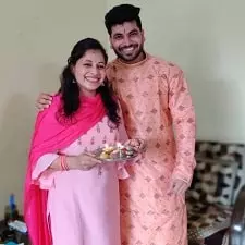 shiv thakare with his sister manisha thakare