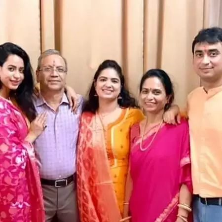 soundarya sharma with her family