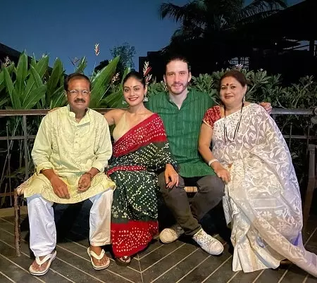 sreejita de with her family