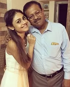 sreejita de with her father swapan kumar de
