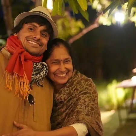 nupur shikhare with his mother pritam shikhare