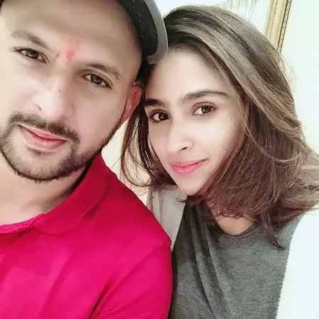 pashmina roshan with her brother eshaan roshan