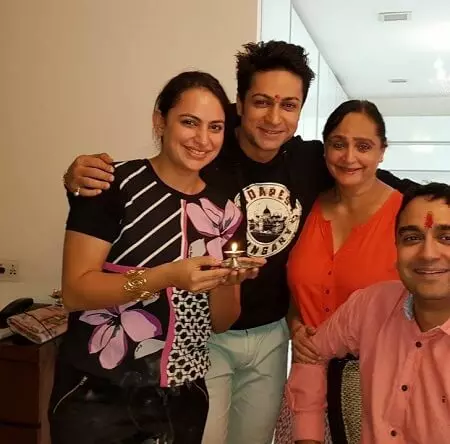 sunita bhanot with her children shalin, rahul and shweta