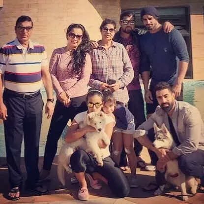 tushar kalia with his family