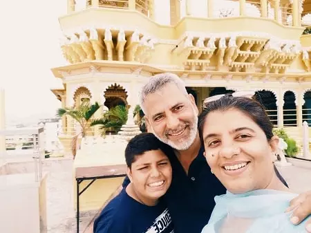 atul kapoor with his family