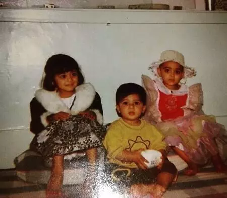 childhood picture of sheezan mohammed khan, falaq naaz and shafaq naaz