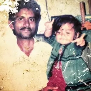 devoleena bhattacharjee childhood picture with her father