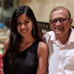 ishita dutta with her father-in-law girish sheth