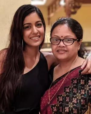 ishita dutta with her mother shikha dutta