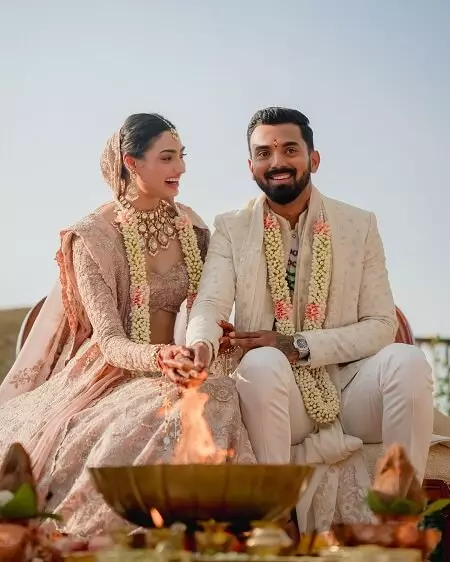 athiya shetty and kl rahul wedding picture