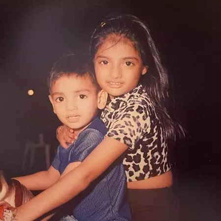 childhood picture of athiya shetty and ahan shetty