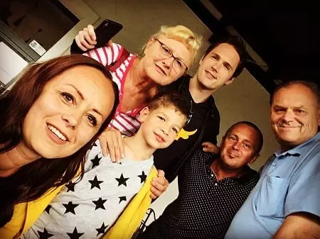 csaba wagner with his family