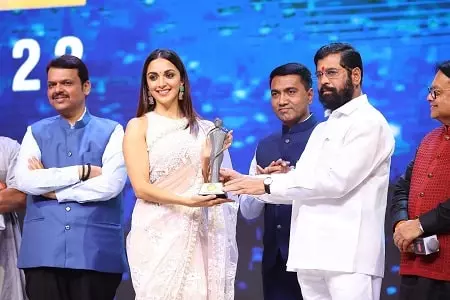 Kiara Advani awarded Lokmat Maharashtrian of the Year award