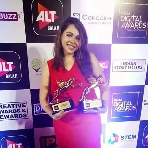 maanvi gagroo with her awards