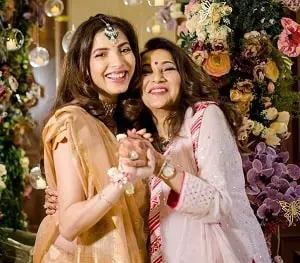 antara motiwala marwah with her mother bhavana motiwala