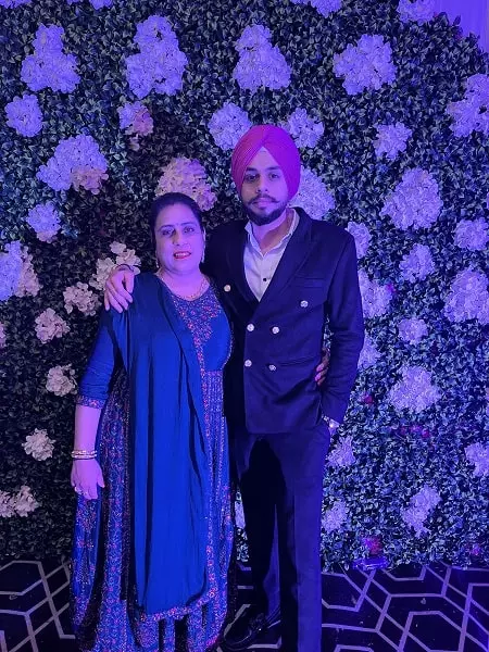 armaan arora with his mother rita