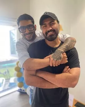 prateik babbar with brother arya babbar