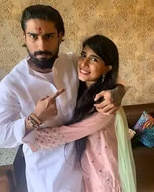 prateik babbar with cousin kajri babbar
