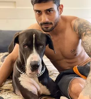prateik babbar with his pet dog chico