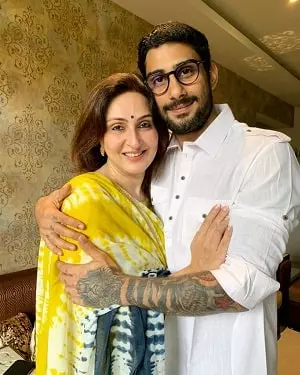 prateik babbar with sister juhi babbar