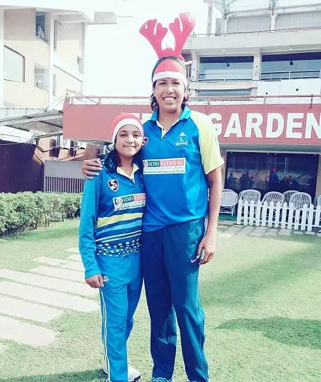 saika ishaque with jhulan goswami