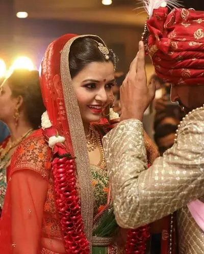 bhuvneshwar kumar and nupur nagar marriage picture