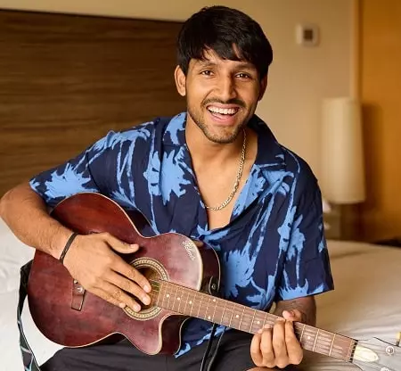 dhruv jurel playing guitar