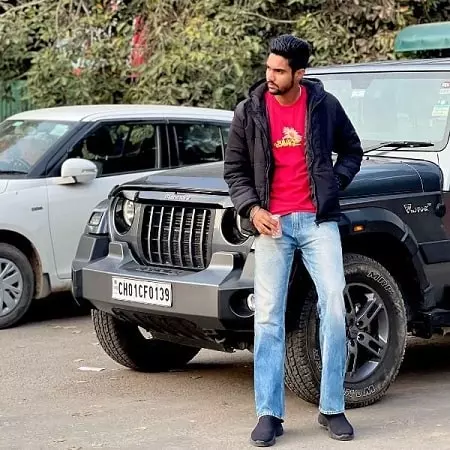 gurnoor brar with his mahindra thar