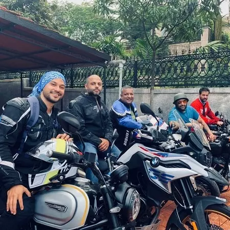 kunal khemu with his biker gang