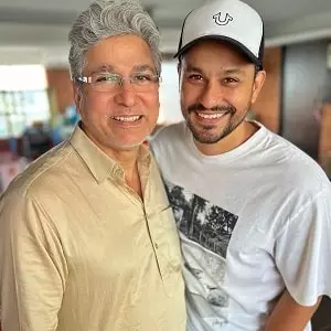 kunal khemu with his father ravi kemmu