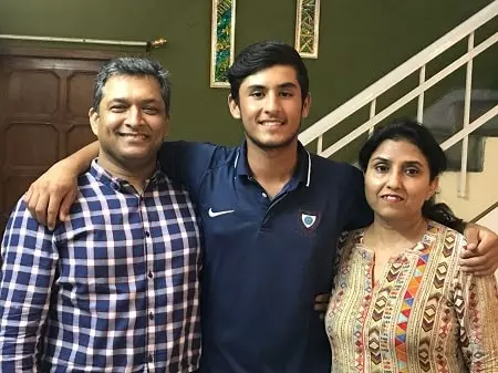 nehal wadhera with parents kamal wadhera and gurpreet wadhera