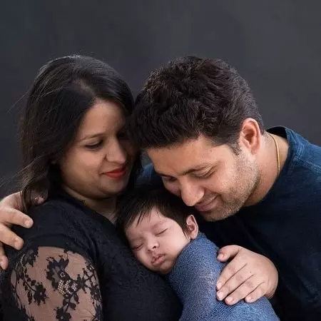 piyush chawla with wife anubhuti chauhan and son advik chawla