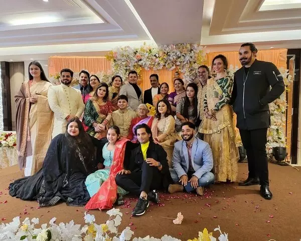 suyash sharma with his family