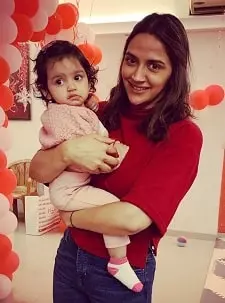 ahana deol with niece radhya takhtani