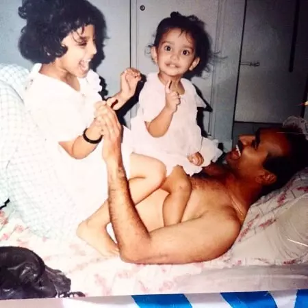 childhood picture of sobhita and samanta with father venugopala rao dhulipala