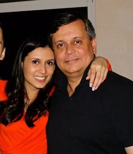 drisha acharya with father sumit acharya