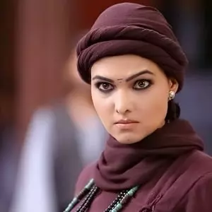 trupti toradmal in fatteshikast