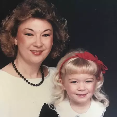 childhood picture of leann rimes with mother belinda butler
