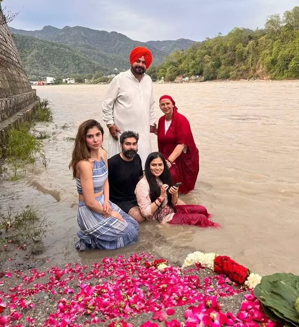 karan sidhu and inayat randhawa engagement picture