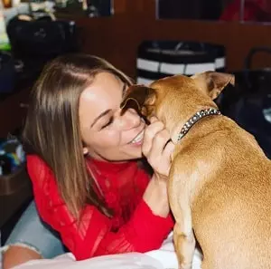 leann rimes with her pet dog eveie