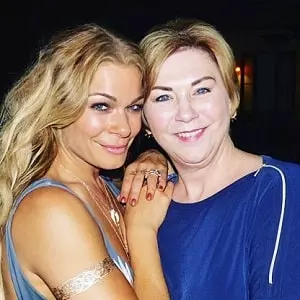 leann rimes with mother belinda butler